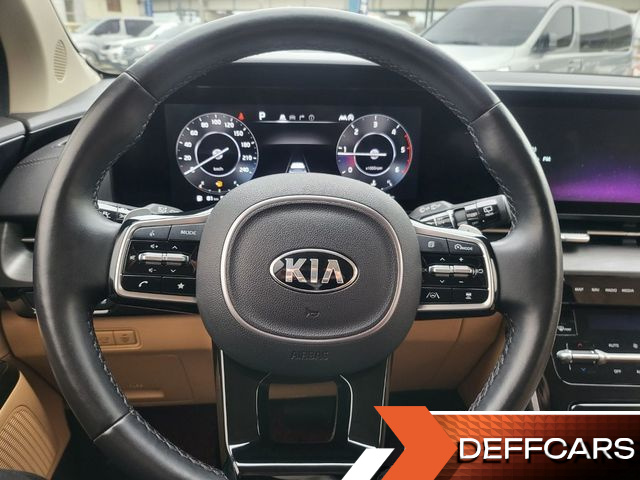 Kia CARNIVAL 9-Seater Signature купить на сайте DeffCars
