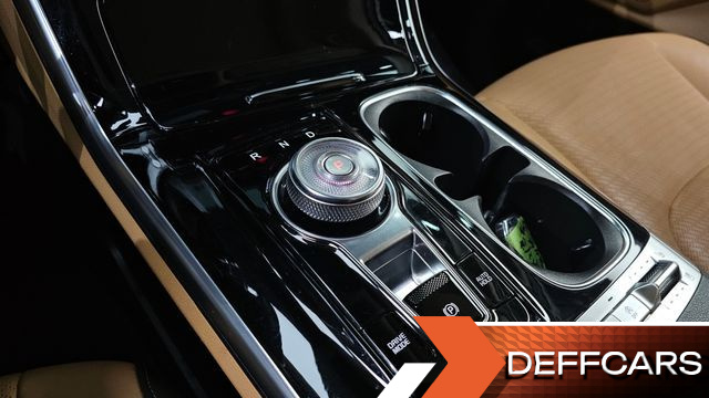 Kia CARNIVAL 9-Seater Signature купить на сайте DeffCars