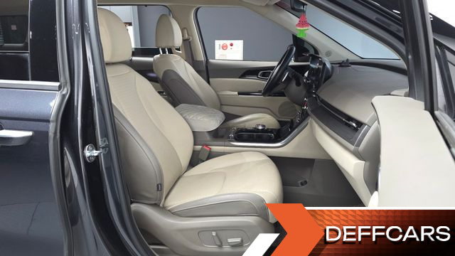 Kia CARNIVAL 9-Seater Signature купить на сайте DeffCars