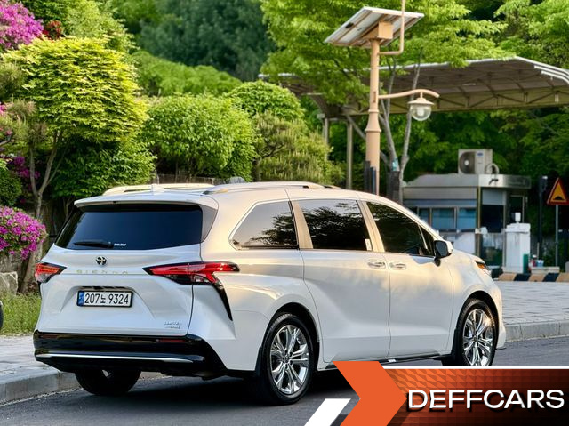 Toyota SIENNA 2.5 Hybrid 2WD купить на сайте DeffCars