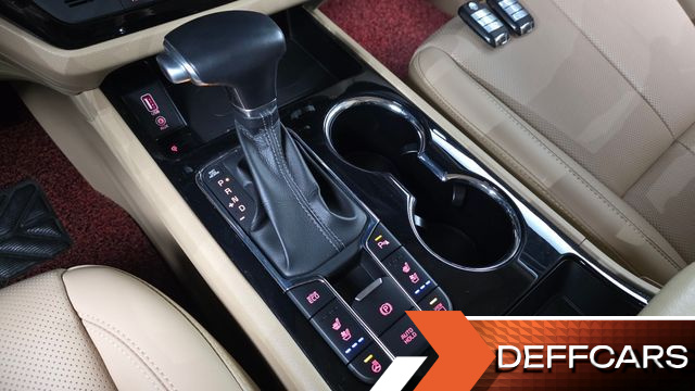 Kia CARNIVAL 9-Seater Noblesse Special купить на сайте DeffCars
