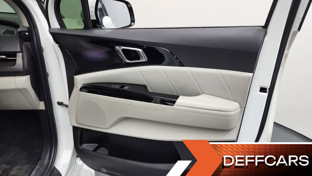 Kia CARNIVAL 7-Seater Signature купить на сайте DeffCars