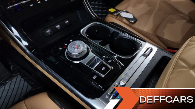 Kia CARNIVAL Gasoline 7-Seater Signature купить на сайте DeffCars