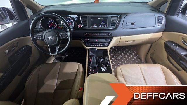 Kia CARNIVAL 9-Seater Hi-Limousine Noblesse Special купить на сайте DeffCars