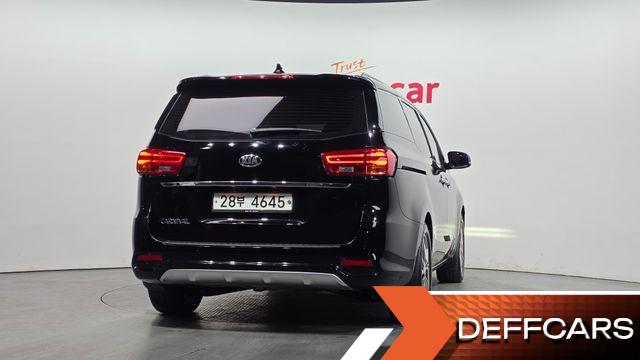 Kia CARNIVAL 9-Seater Prstige купить на сайте DeffCars