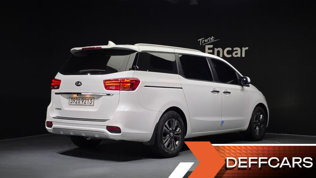 Kia CARNIVAL 9-Seater Luxury купить на сайте DeffCars