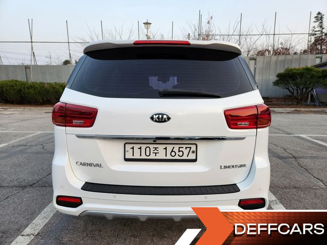 Kia CARNIVAL 7-Seater Limousine VIP купить на сайте DeffCars