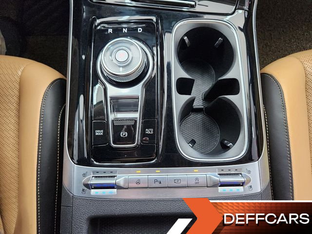 Kia CARNIVAL 9-Seater Signature купить на сайте DeffCars