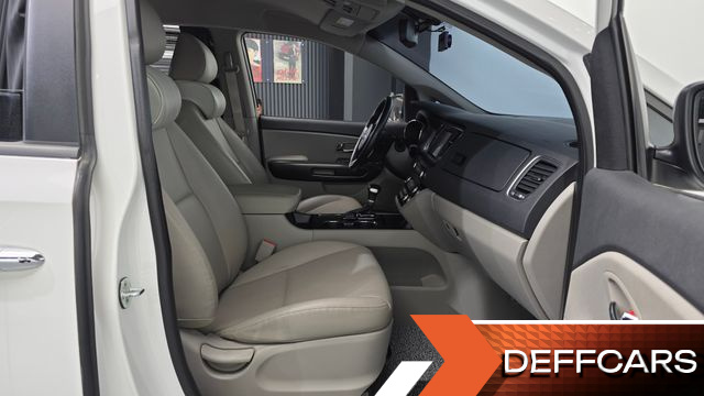 Kia CARNIVAL 9-Seater Luxury купить на сайте DeffCars