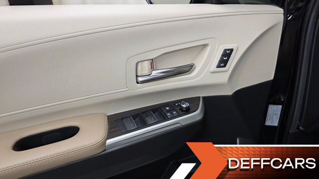 Toyota SIENNA 2.5 Hybrid 2WD купить на сайте DeffCars