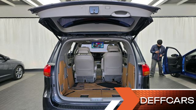 Kia CARNIVAL Gasoline 7-seater Limousine President купить на сайте DeffCars