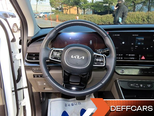 Kia CARNIVAL 9-Seater Signature купить на сайте DeffCars