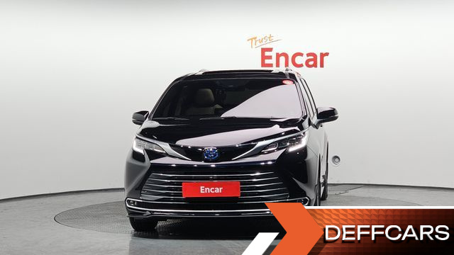 Toyota SIENNA 2.5 Hybrid AWD купить на сайте DeffCars