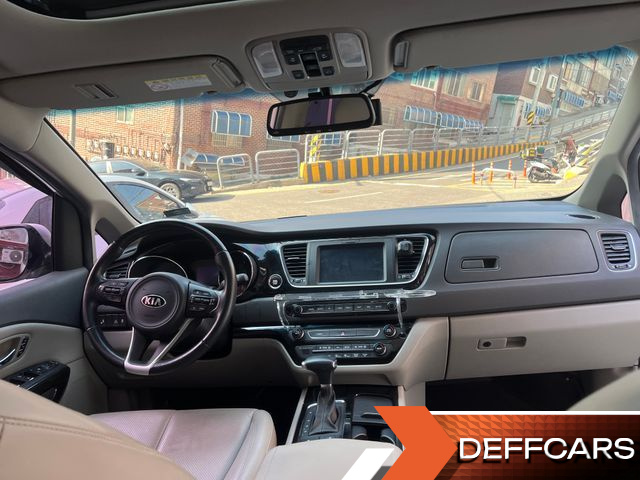 Kia CARNIVAL 9-Seater Noblesse Special купить на сайте DeffCars
