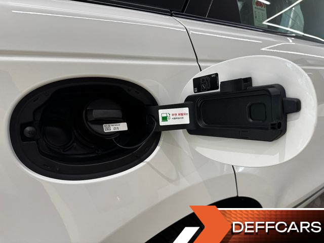 Land Rover RANGE ROVER VELAR 2.0 P250 Dynamic SE купить на сайте DeffCars