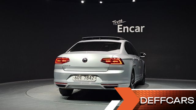 Volkswagen PASSAT 2.0 TDI Premium купить на сайте DeffCars