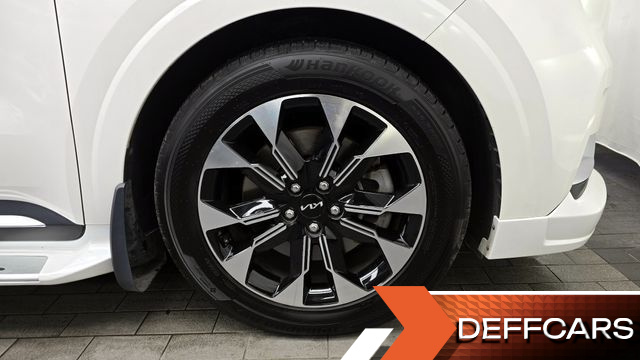 Kia CARNIVAL 7-Seater Signature купить на сайте DeffCars