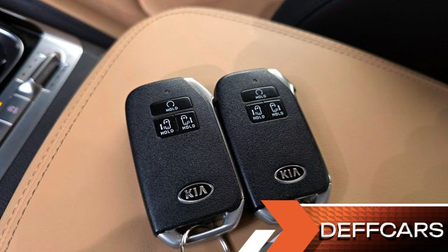 Kia CARNIVAL 9-Seater Noblesse купить на сайте DeffCars
