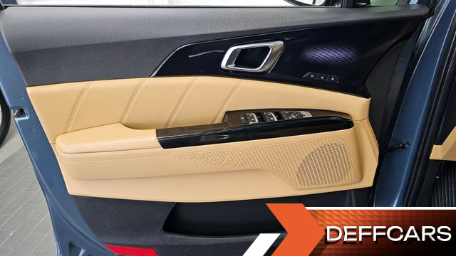 Kia CARNIVAL Gasoline 7-Seater Signature купить на сайте DeffCars