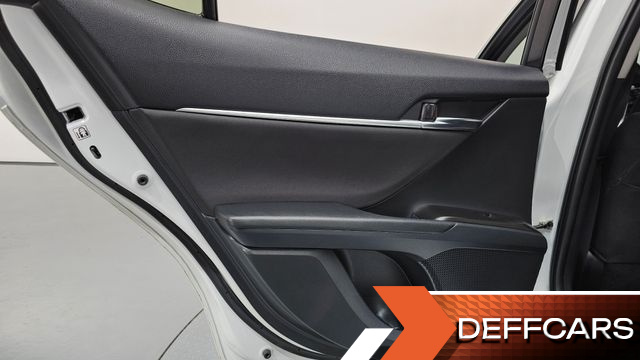 Toyota CAMRY 2.5 LE Hybrid купить на сайте DeffCars