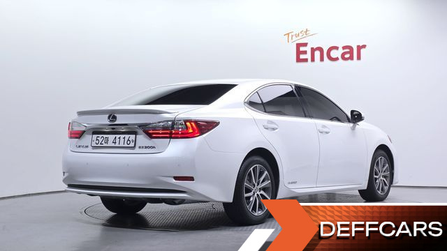 Lexus ES Supreme XV60 купить на сайте DeffCars