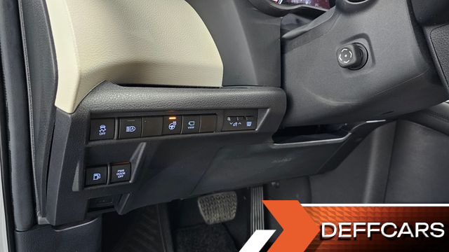 Toyota SIENNA 2.5 Hybrid AWD купить на сайте DeffCars
