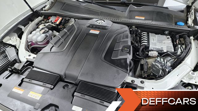 Volkswagen TOUAREG 3.0 TDI Prestige купить на сайте DeffCars