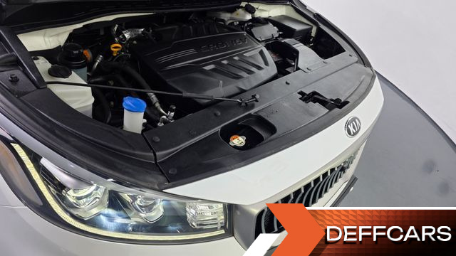 Kia CARNIVAL 9-Seater Hi-Limousine Noblesse Special купить на сайте DeffCars
