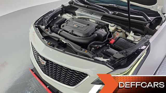 Cadillac XT4 2.0 Sport AWD купить на сайте DeffCars