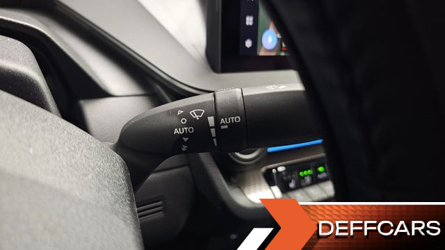 Toyota PRIUS 2.0 XLE купить на сайте DeffCars