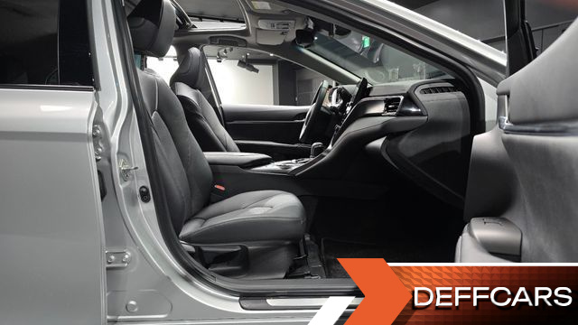 Toyota CAMRY 2.5 XLE Hybrid купить на сайте DeffCars