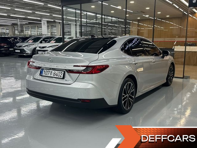 Toyota CAMRY 2.5 XLE Premium Hybrid купить на сайте DeffCars