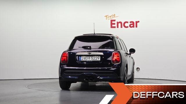 Mini COOPER 5Door Resolute Edition 3rd Gen купить на сайте DeffCars