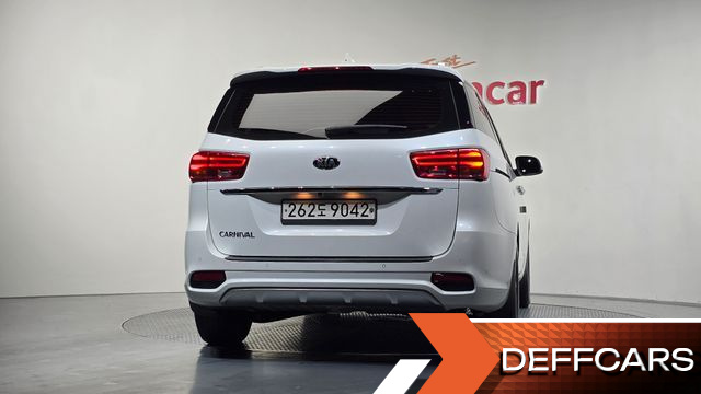 Kia CARNIVAL 9-Seater Luxury купить на сайте DeffCars