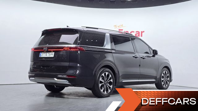 Kia CARNIVAL 9-Seater Signature купить на сайте DeffCars