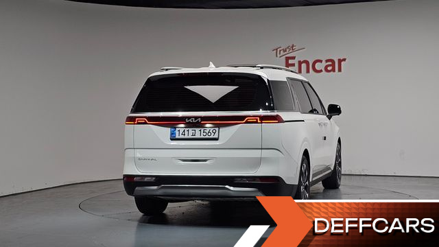 Kia CARNIVAL Gasoline 7-Seater Signature купить на сайте DeffCars
