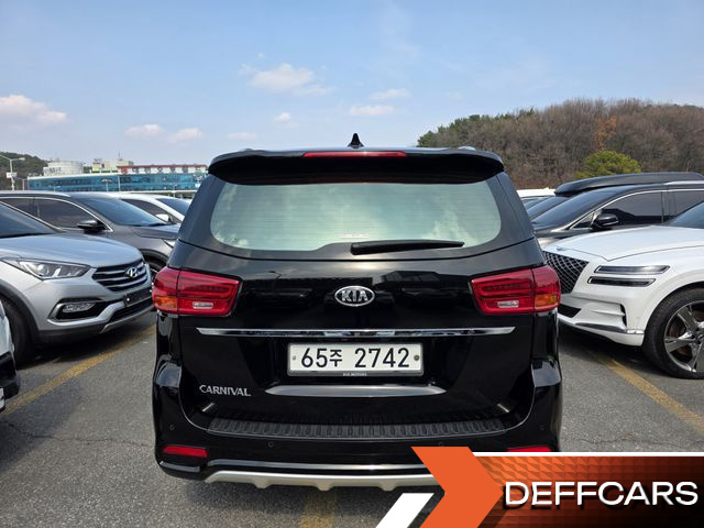 Kia CARNIVAL 9-Seater Noblesse Special купить на сайте DeffCars