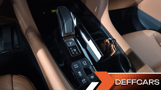 Toyota ALPHARD 2.5 HEV Executive AWD купить на сайте DeffCars