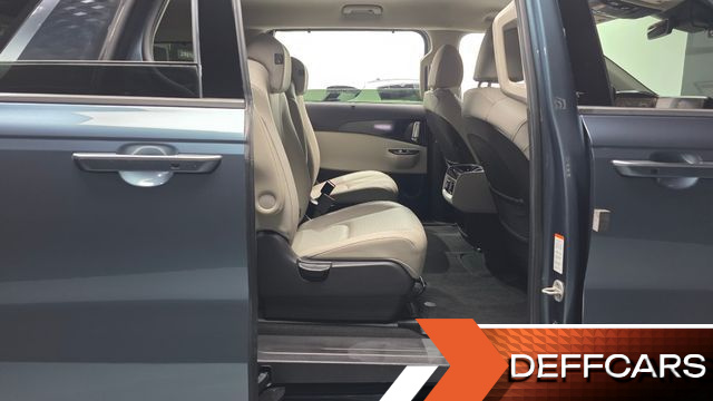 Kia CARNIVAL 9-Seater Signature купить на сайте DeffCars