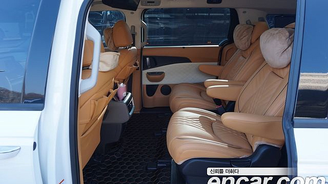 Kia CARNIVAL 9-Seater Hi Limousine (Special Vehicle) купить на сайте DeffCars