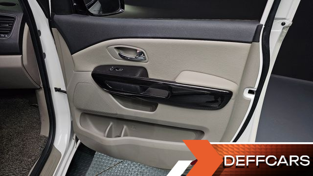 Kia CARNIVAL 9-Seater Noblesse Special купить на сайте DeffCars