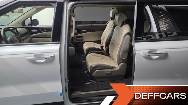 Kia CARNIVAL Gasoline 9-Seater Signature купить на сайте DeffCars