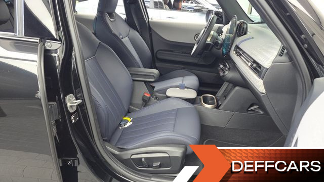 Mini COOPER 5 Door Favoured купить на сайте DeffCars