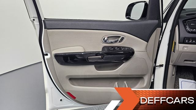 Kia CARNIVAL 9-Seater Noblesse Special купить на сайте DeffCars