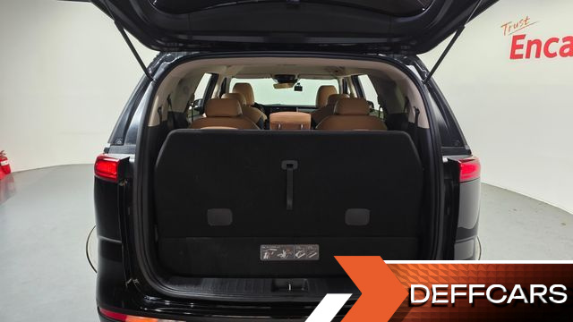 Kia CARNIVAL 9-Seater Prestige купить на сайте DeffCars