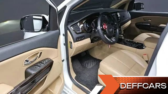 Kia CARNIVAL 7-Seater Limousine President купить на сайте DeffCars