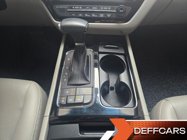 Kia CARNIVAL 9-seater Prestige купить на сайте DeffCars