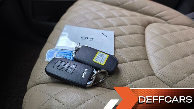 Kia CARNIVAL 9-Seater Hi-Limousine Signature купить на сайте DeffCars