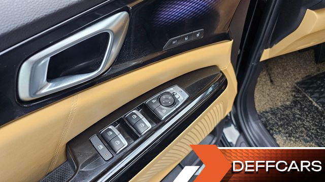 Kia CARNIVAL 9-Seater Signature купить на сайте DeffCars