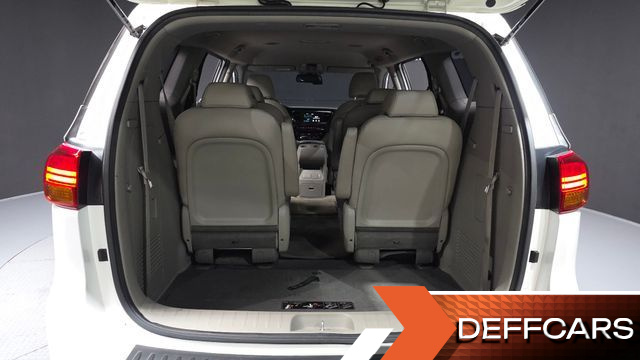 Kia CARNIVAL 9-seater Luxury купить на сайте DeffCars